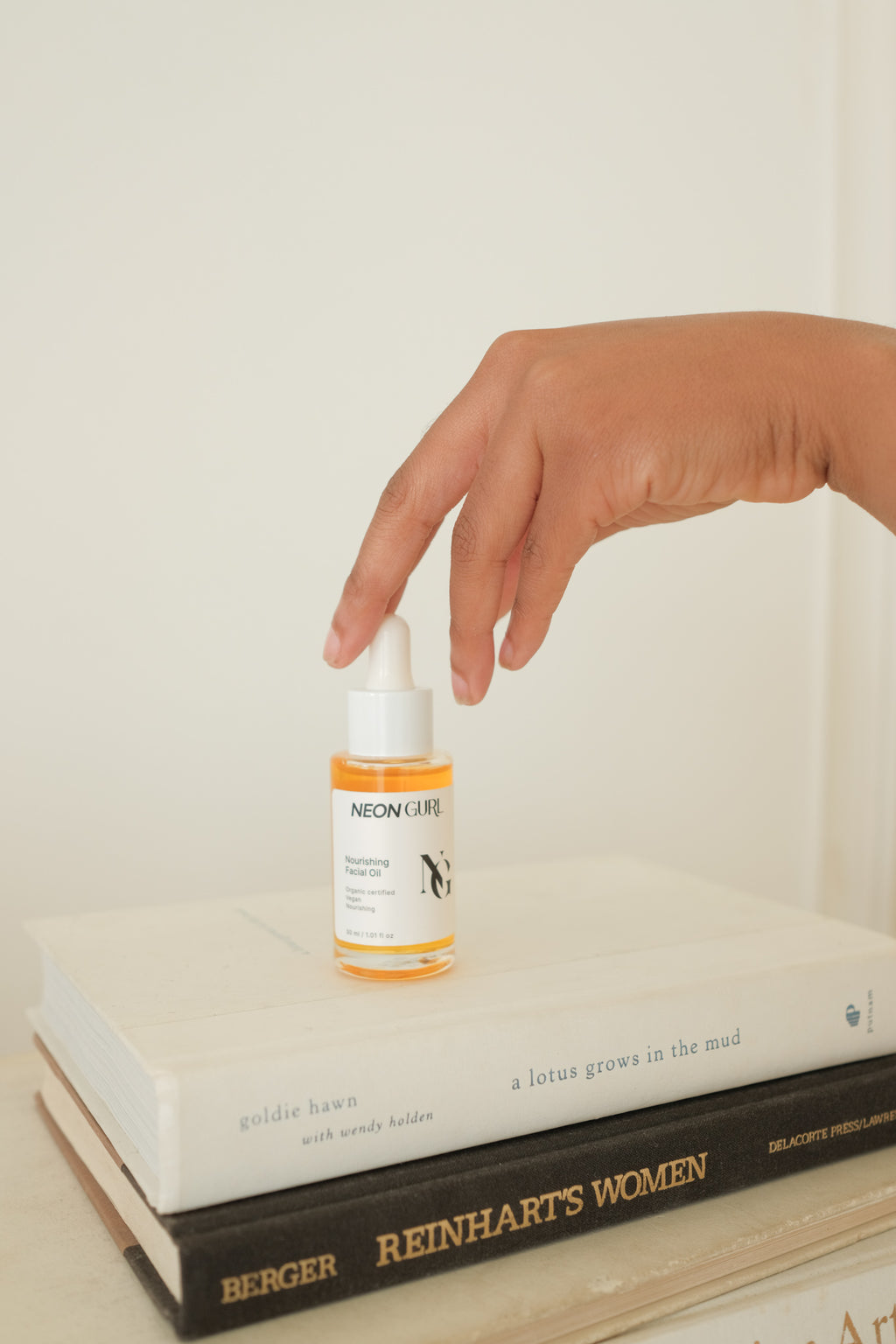 NEON GURL Nourishing Facial Oil