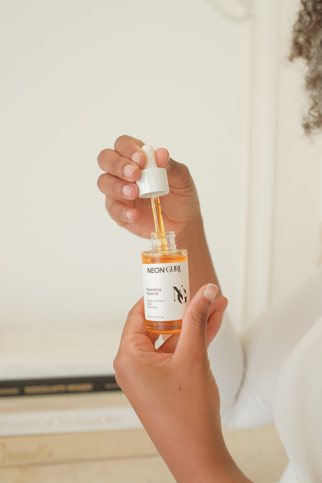 NEON GURL Nourishing Facial Oil